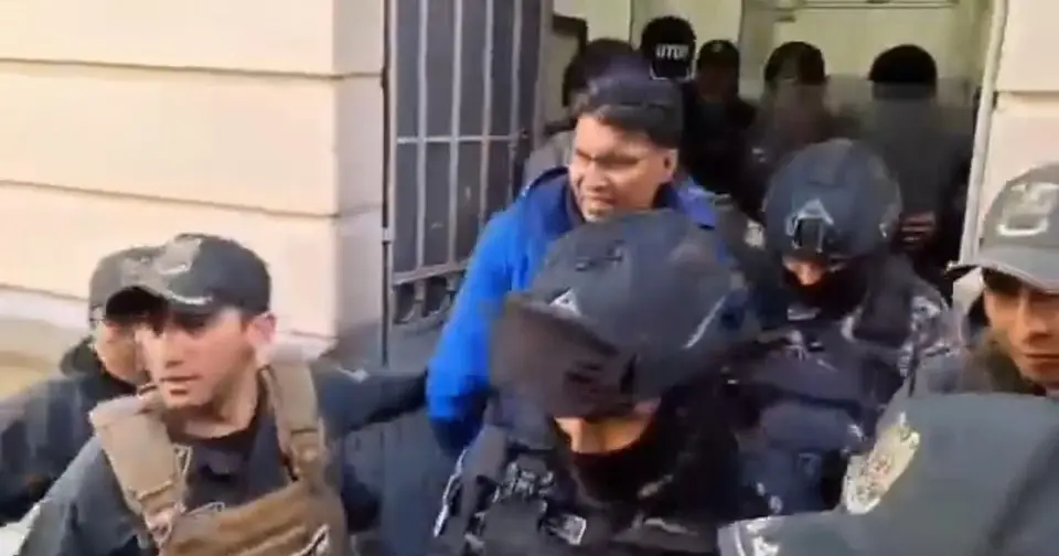 Senador Condori detenido seis meses: defensa denuncia que pruebas son solo enlaces de redes sociales