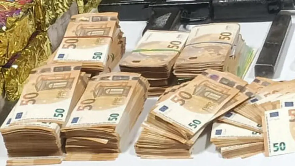 Banca clandestina a Prato: 100 milioni l'anno per traffico di droga e riciclaggio