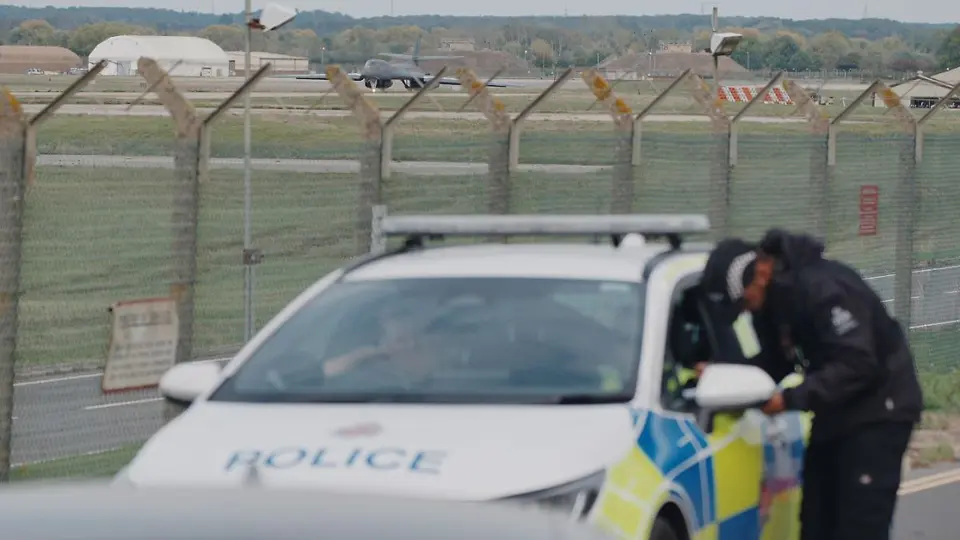 Siebter Verdächtiger nach Vorfall an RAF Fairford festgenommen