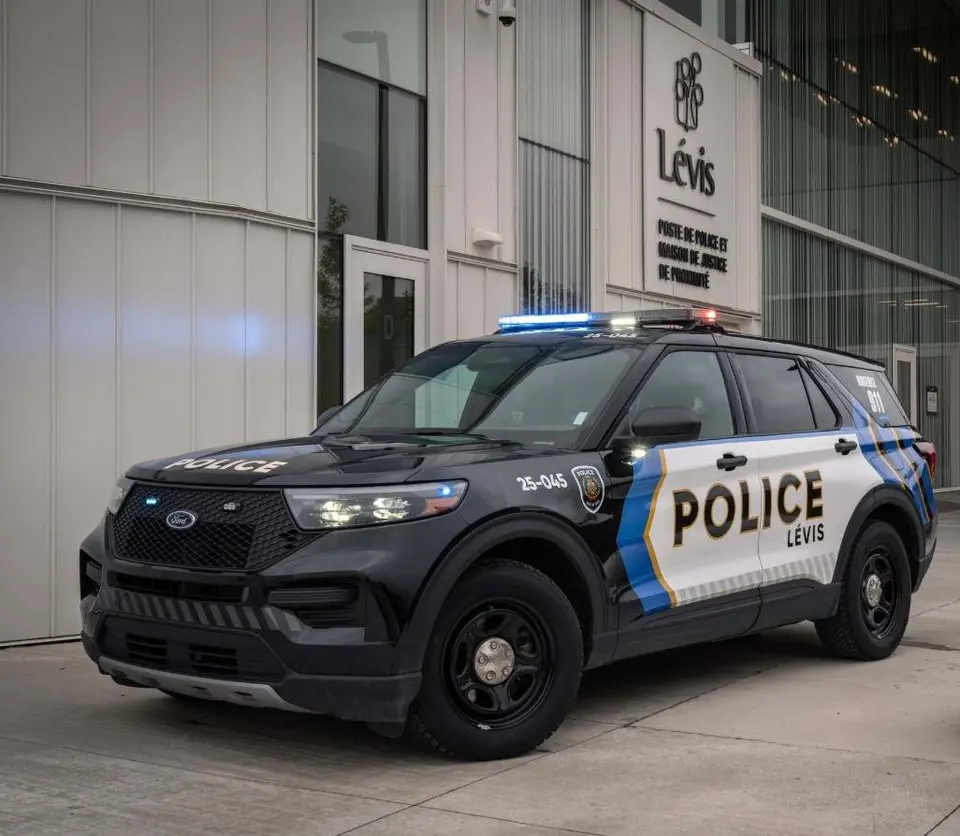 Couple arrêté à Lévis lié au North Savage Gang : drogues, armes et véhicule saisis