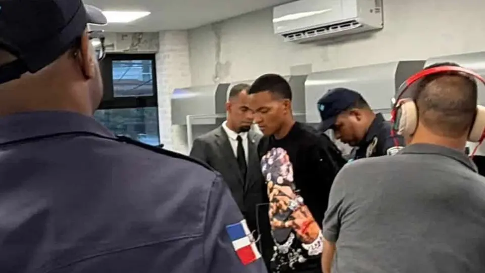 Joven buscado por tiroteo con Policía en Barahona se entrega en Santo Domingo