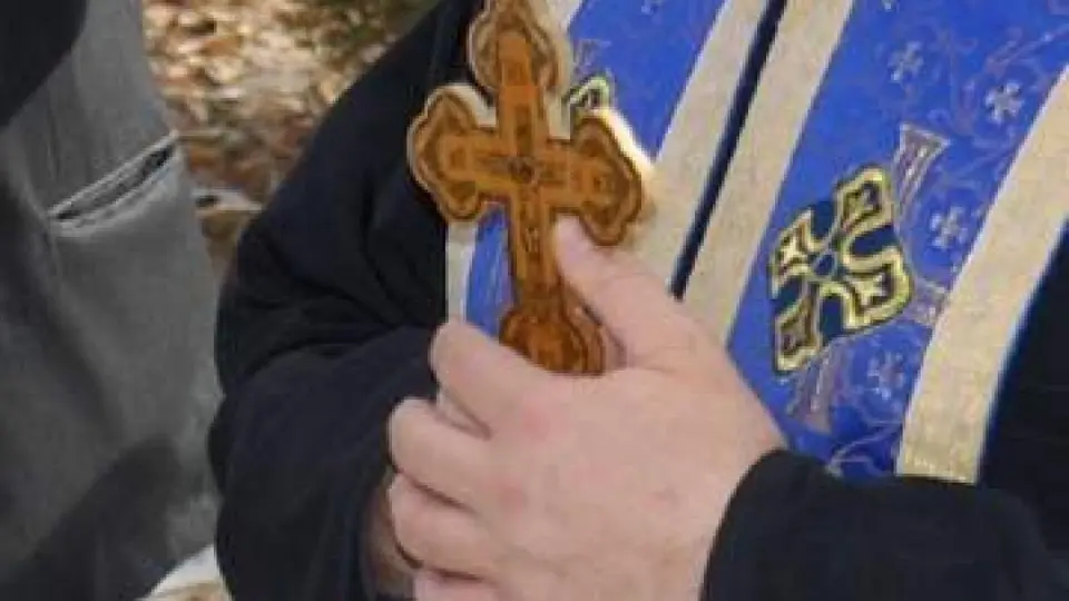 Preot din Vaslui arestat pentru viol asupra unei adolescente de 15 ani, suspect în alte cazuri
