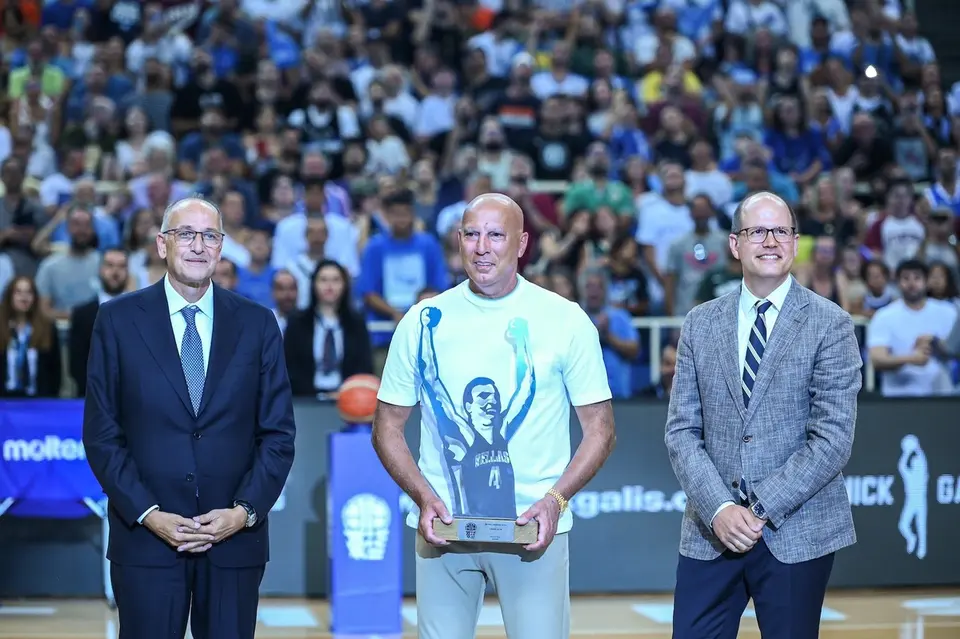 Presidente de la Federación Griega de Baloncesto detenido por amaño de partidos