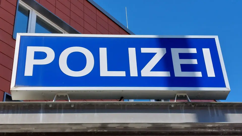 Hannover: Five police officers suspended from duty