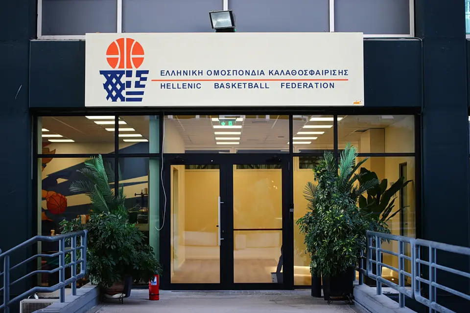 Σκάνδαλο στημένων αγώνων: Συνελήφθη ο πρόεδρος της ΕΟΚ Λιόλιος με άλλους πέντε