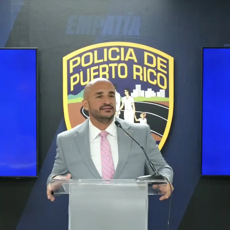 Agente policial suspendido sin sueldo por forzar cuarto de evidencia en Guaynabo