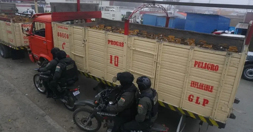 Policía despliega 180 efectivos en El Alto para frenar contrabando de GLP a Perú