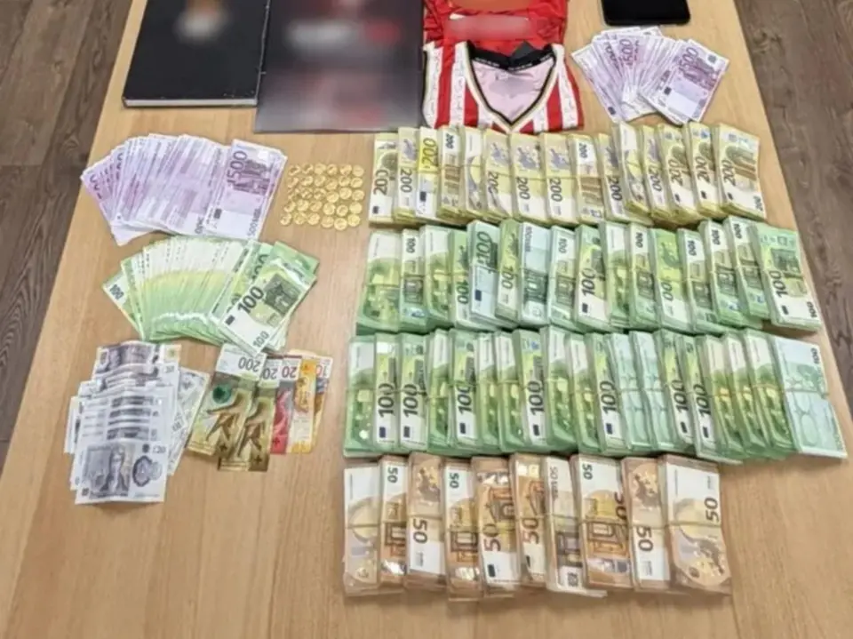Σκάνδαλο στημένων αγώνων: 931.463 ευρώ κατασχέθηκαν σε σπίτια διαιτητών και ΕΟΚ