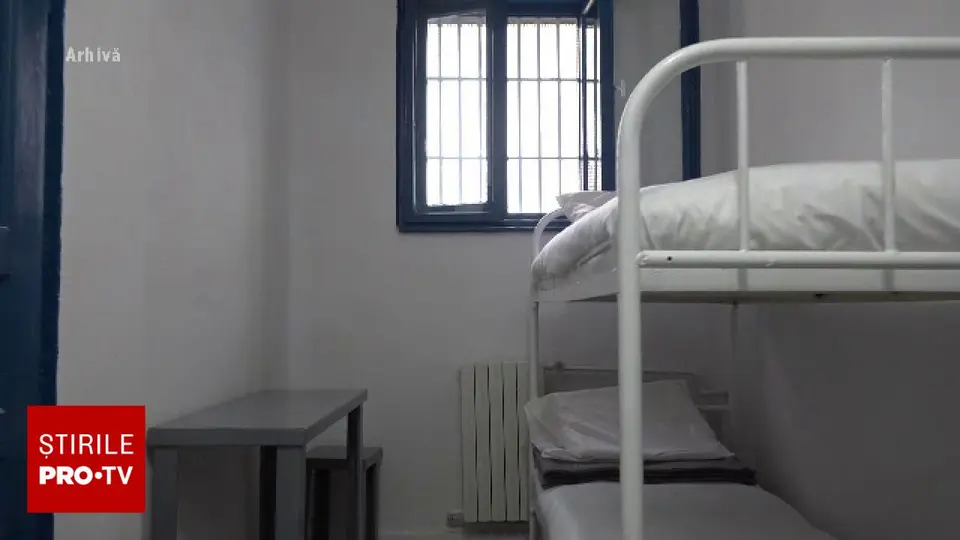 Scrisori de dragoste cu droguri sintetice, trimise unui deținut din Drobeta-Turnu Severin