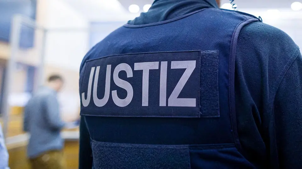 Judicial Official Loses Civil Service Status Over Racist Chats