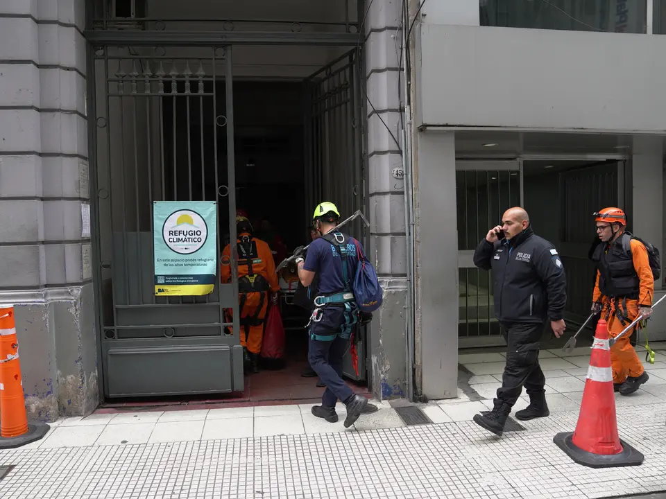 Riot at Microcentre police station: officer taken hostage by detainees in Buenos Aires