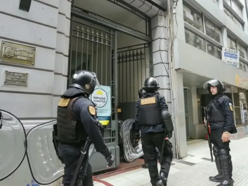 Motín en comisaría porteña: detenidos toman rehén a un policía en la Alcaidía 1