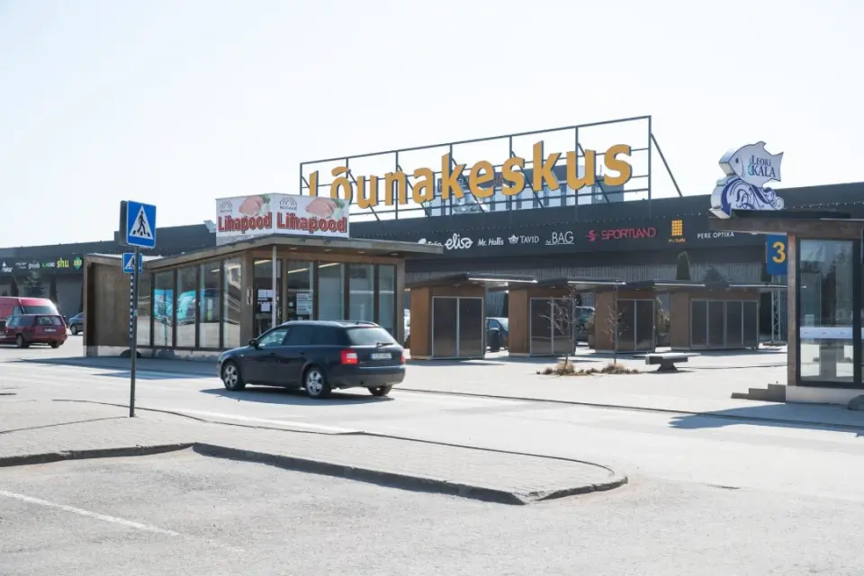 Knife attack at Tartu Lõunakeskus: 23-year-old robber apprehended with dog handler's assistance