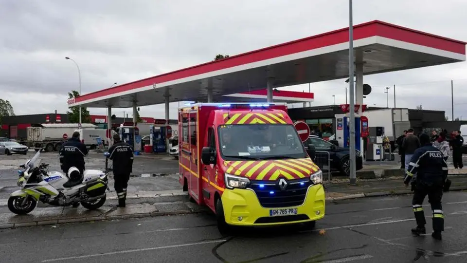 Tiroteo racista en Trappes: un muerto y cinco heridos antes de nuevas protestas