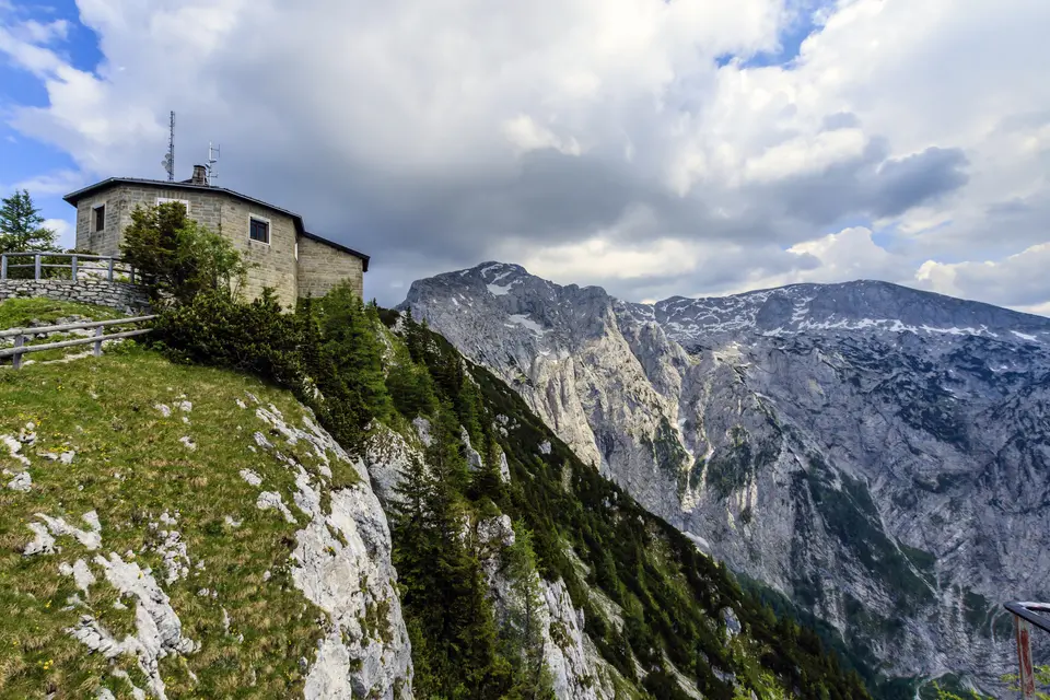 Fire at Hitler's "Eagle's Nest" in Bavaria: motorcyclist detained by police