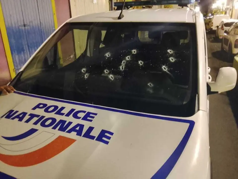 Shots fired at police in Pointe-à-Pitre following robbery of elderly women in Trois-Rivières