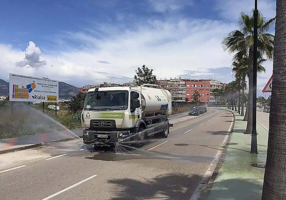 Detienen operario de basura en Mijas por robos en coches: piedras en el camión lo delataron