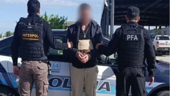 Extradición a Uruguay de prófugo con alerta roja de Interpol por tráfico de armas y drogas