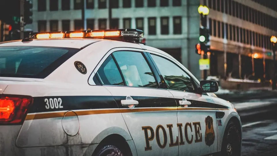 Polițist din Florida, arestat după ce a furat identitatea unui mort și i-a ocupat casa