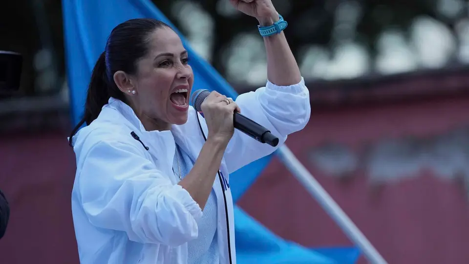 Detención de Luisa González en Ecuador por lavado de dinero a semanas de elecciones