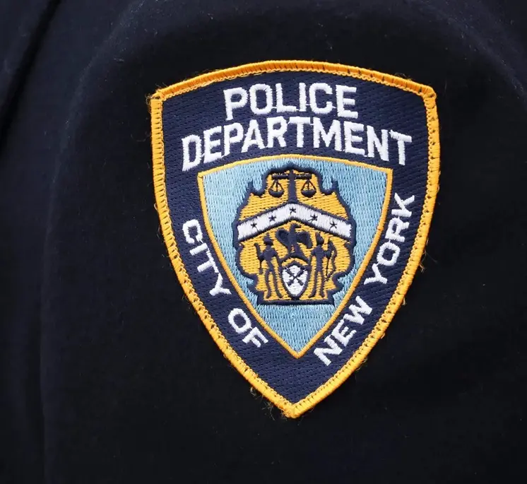 Agente dominicano arrestado en Alto Manhattan por obstrucción en control de tráfico