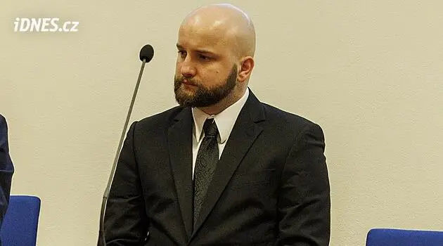 Soldier in Brno stands trial over knife attack on brigadier general
