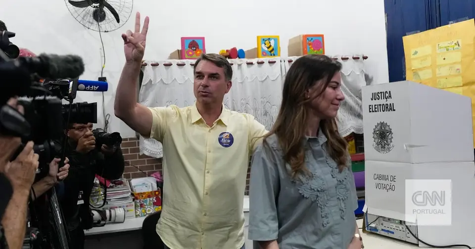 Flávio Bolsonaro flees to USA after losing election and ignoring order to surrender passports