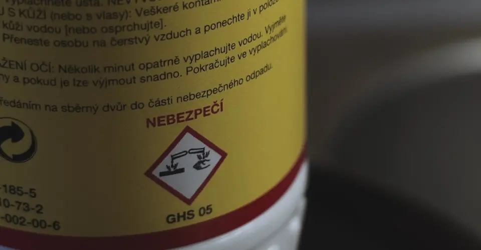 Vražda na Karvinsku: sourozenci polili muže žíravinou, umíral hodiny
