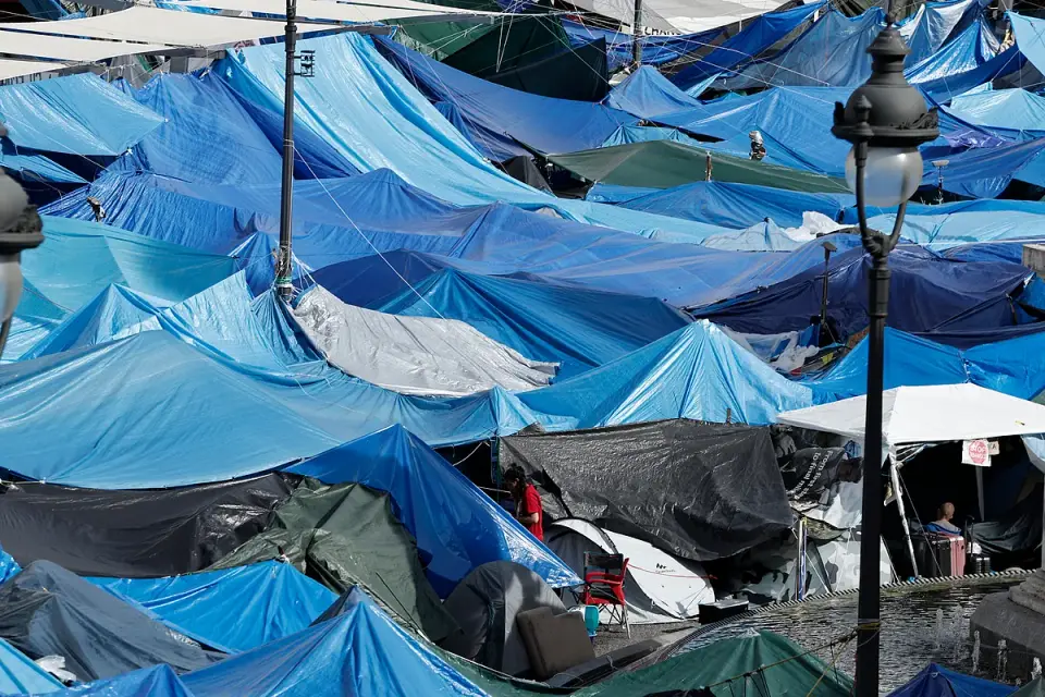 Seguridad interna de acampada en Sol impide detención policial de sospechoso de robo