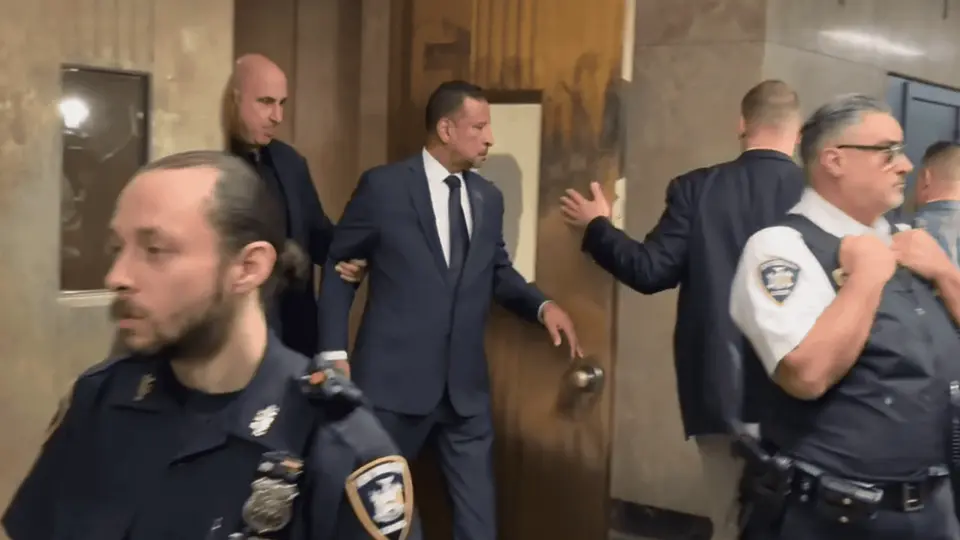 Exdetective dominicano del NYPD acusado de asesinato en segundo grado tras tiroteo en puente George Washington