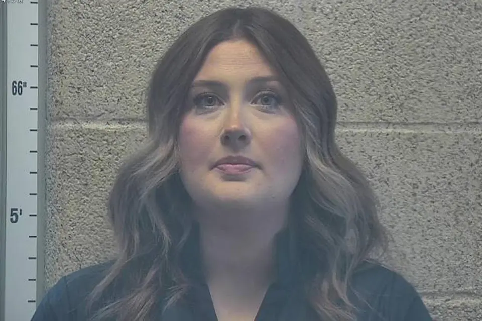 Kentucky teacher pleads guilty to sexting student, banned from US schools for life