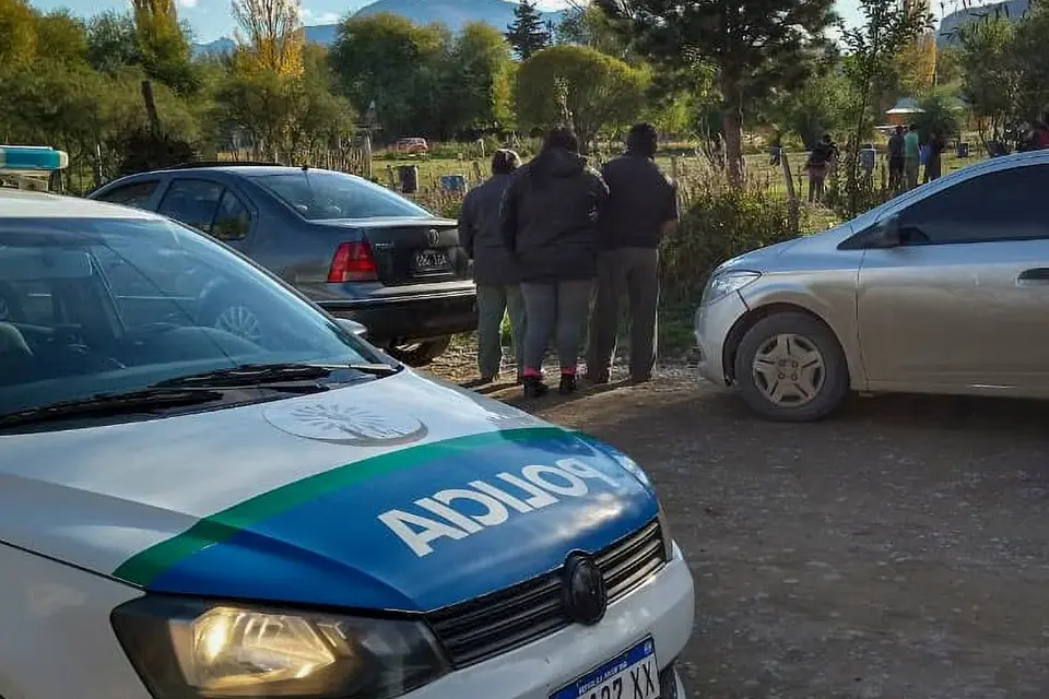 Bioquímico detenido en Esquel por encerrar a su esposa e hijos durante cuatro años