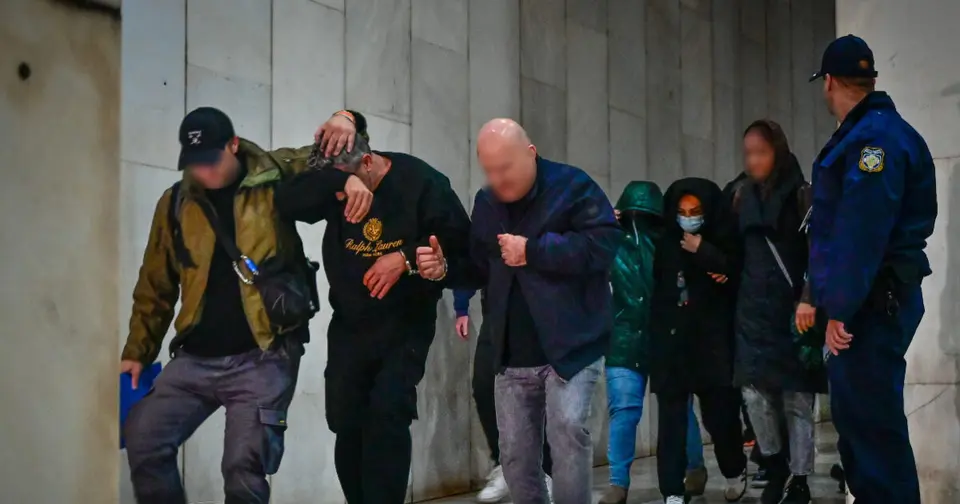 Υπόθεση «Χωριάτικο»: Απολογίες 59 κατηγορουμένων – Στο στόχαστρο αστυνομικοί και δημόσιοι υπάλληλοι
