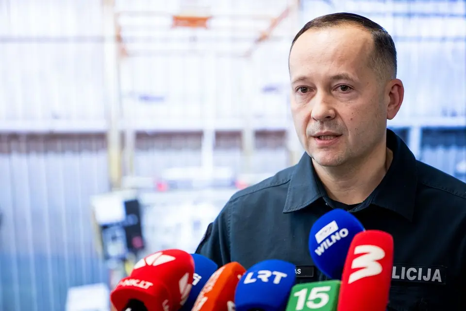 Padegimas Vilniuje: policija skelbs tyrimo rezultatus dėl „Starlink" antenų