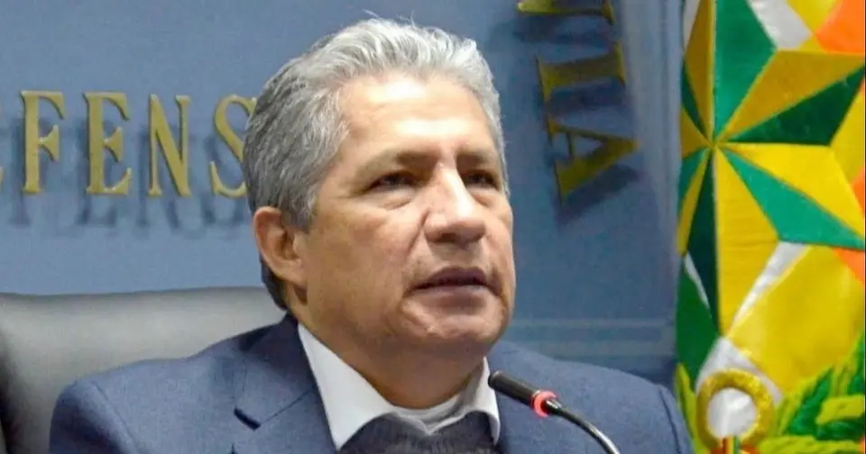 Former defence minister Novillo gives statement to La Paz Public Prosecutor over radar case