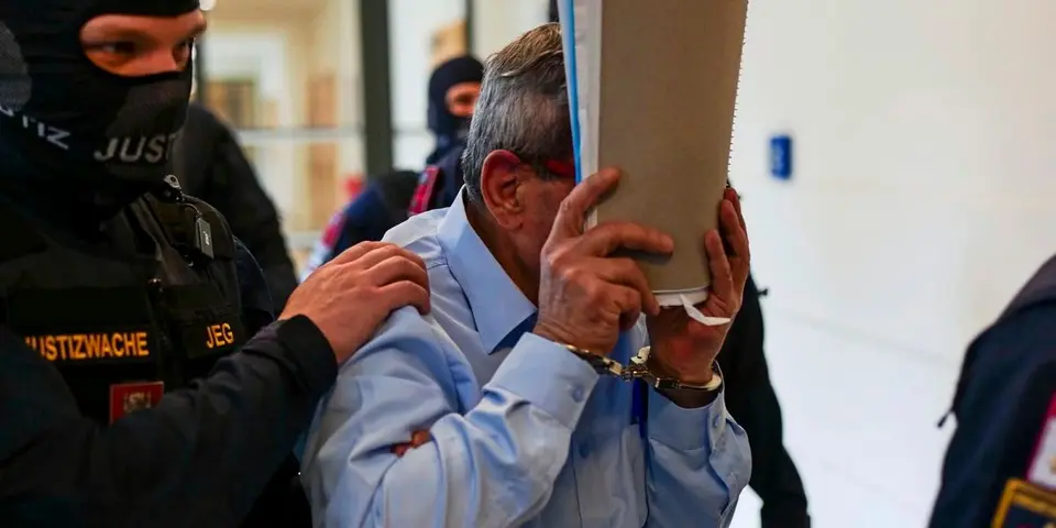 Witness in Vienna torture trial reports years of fear of police
