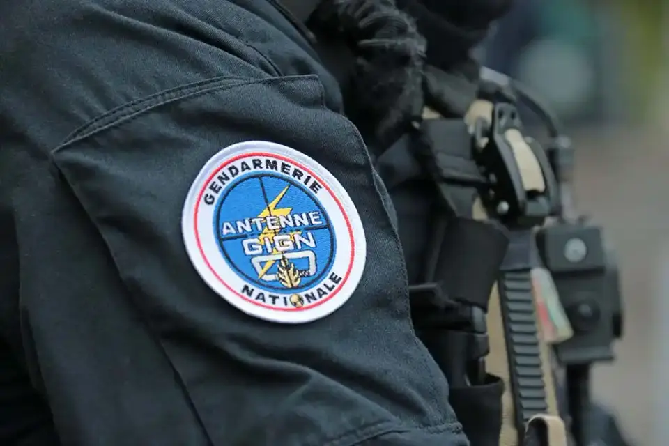 Côte-d'Or: father shot with shotgun, four brothers arrested including two minors