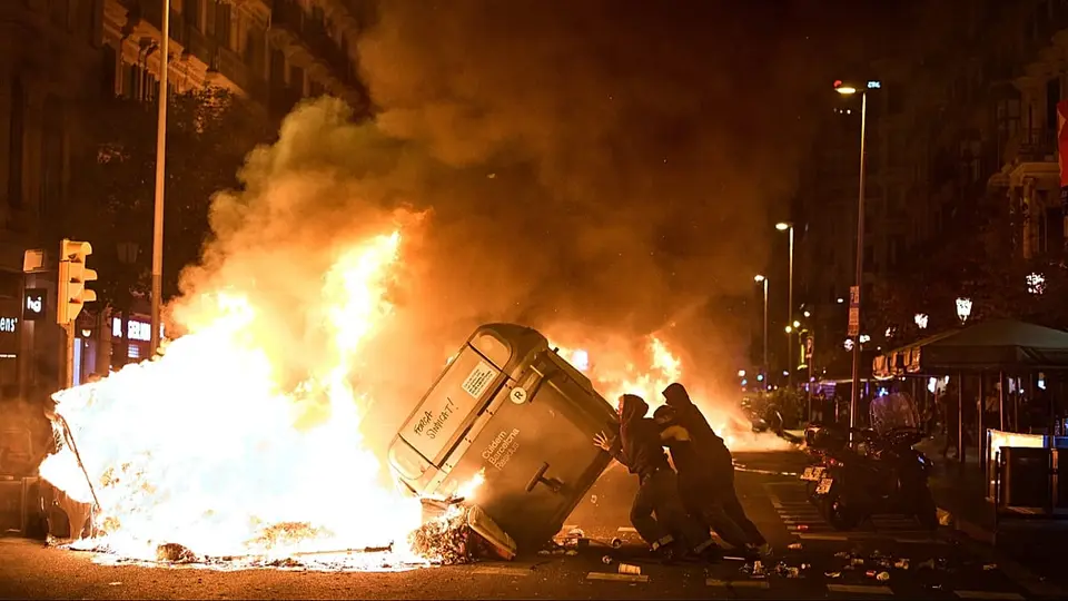 Three youths arrested in Spain over Halloween looting calls