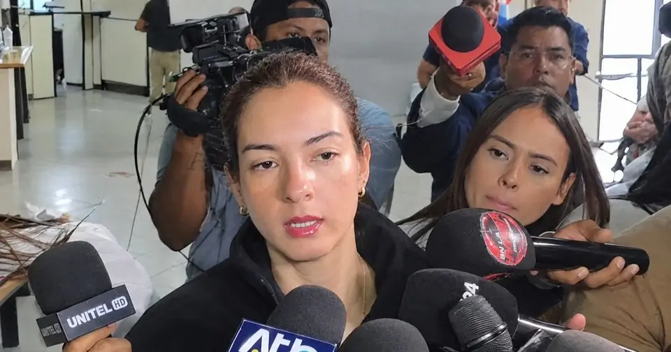 Laura Rojas afirma ser víctima en caso de 32 maletas; audiencia suspendida en Santa Cruz
