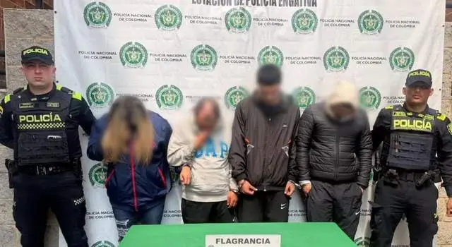 Four fake SIJIN police officers rob house in Engativá, Bogotá