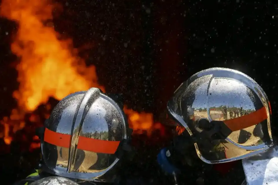 Clermont-Ferrand : trois morts dans l'incendie d'un immeuble, un suspect de 21 ans arrêté