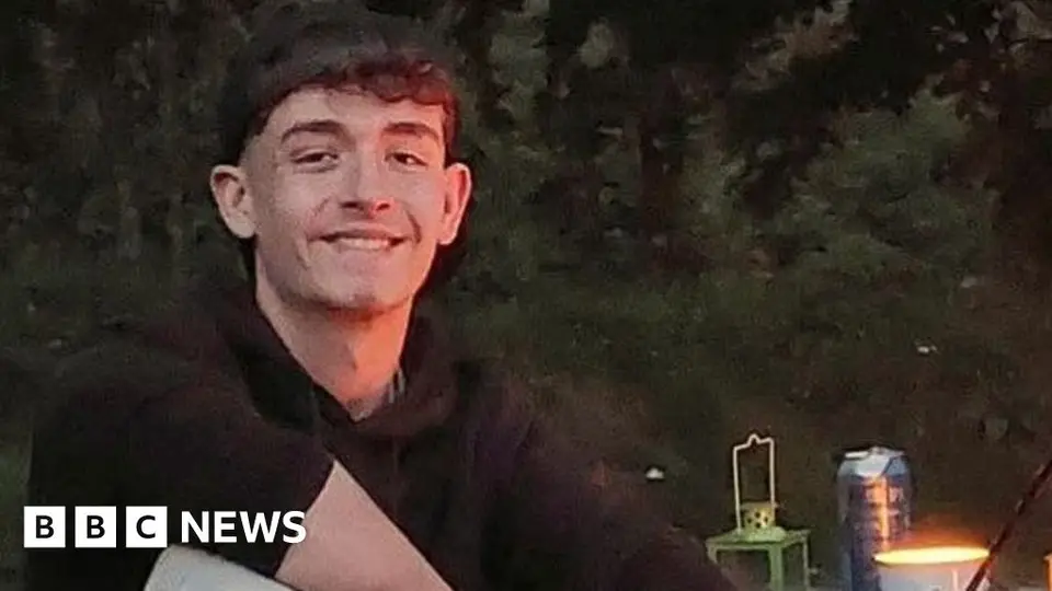 Glasgow stabbing: Daniel Colrain, 21, dies after Royal Exchange Square attack