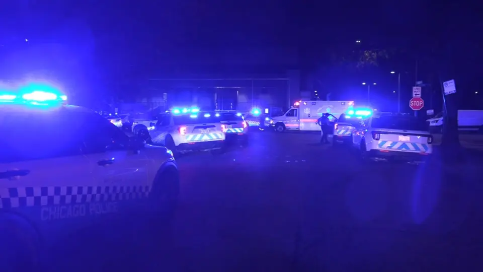 Two shot in Chicago's Washington Park: teen and 19-year-old critically hurt