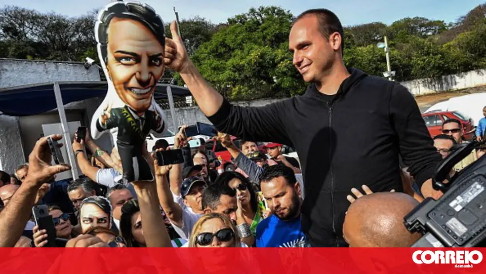 Eduardo Bolsonaro condenado a quatro anos de prisão por coação a juízes do STF