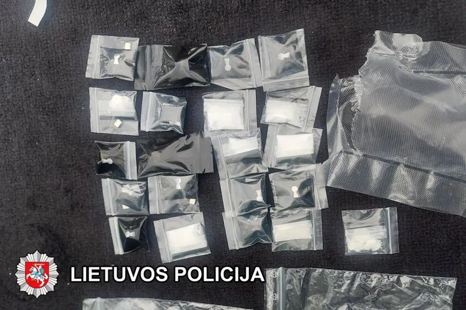 Klaipėdoje sulaikyti du jaunuoliai, įtariami platinę narkotikus keliuose miestuose