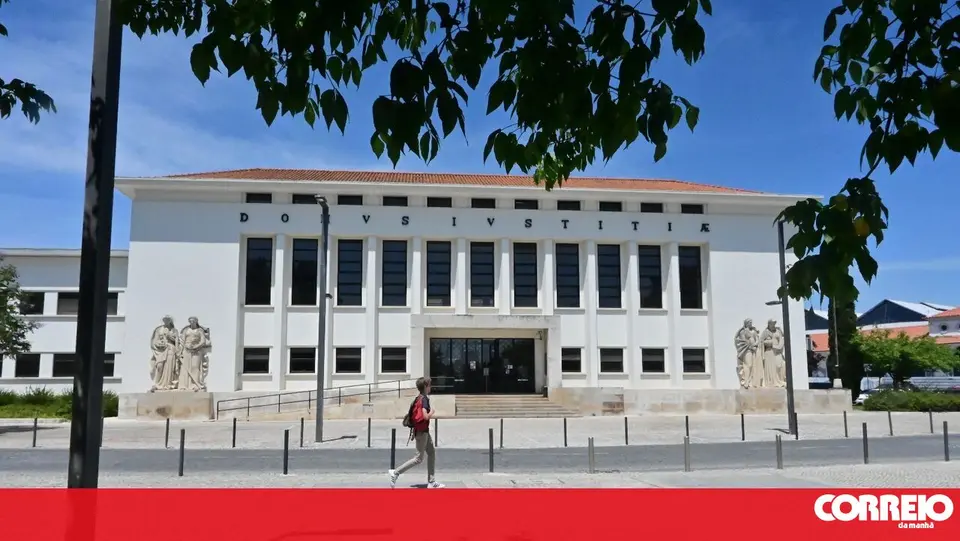 Young man remanded in custody after raping 20-year-old woman he met online in Rio Maior