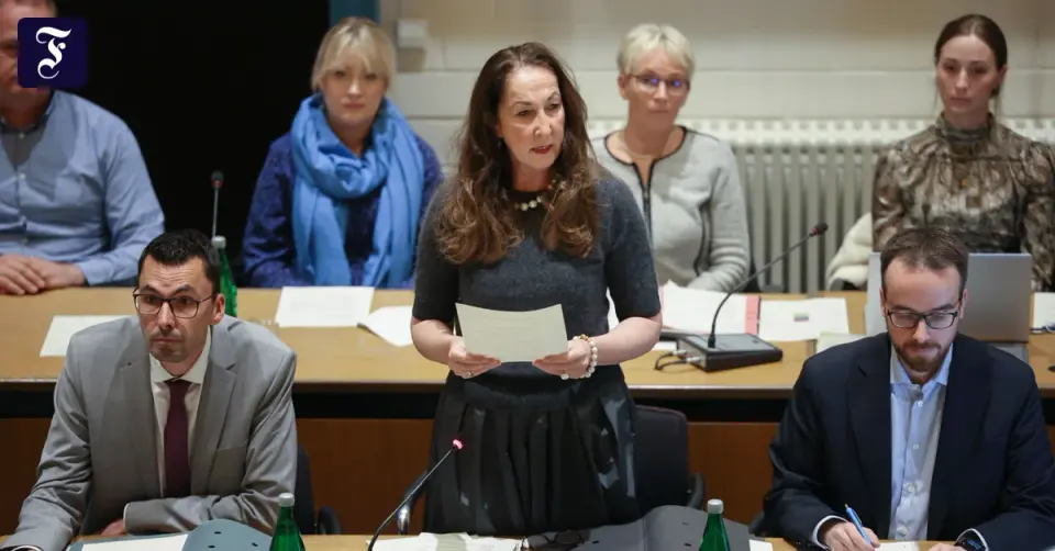 Messerangriff auf Herdecker Bürgermeisterin: Adoptivtochter angeklagt