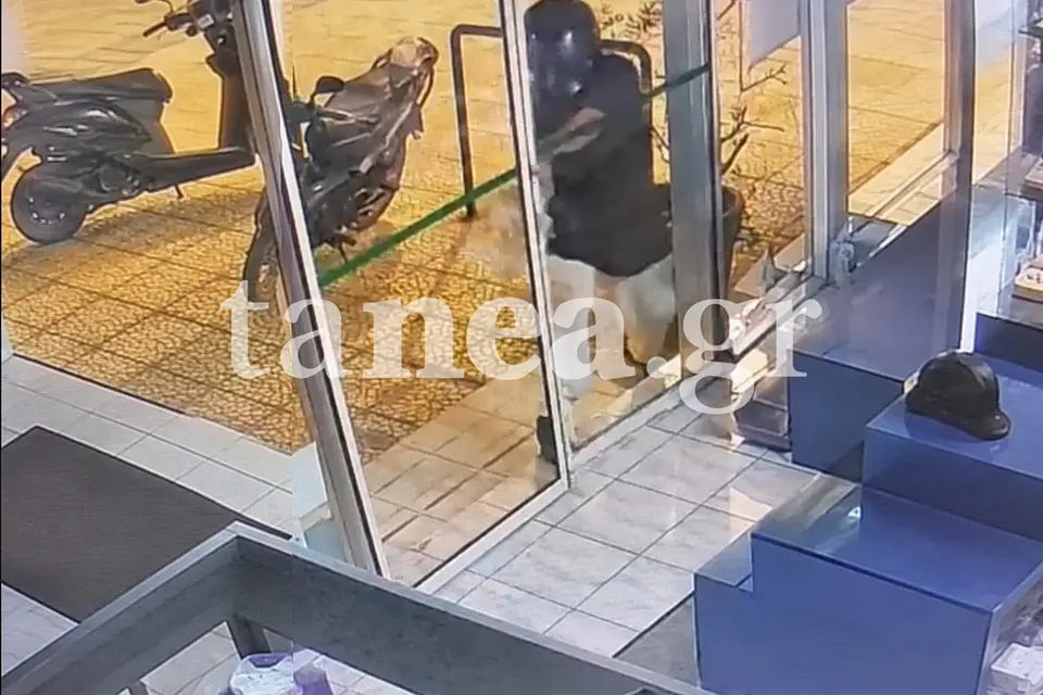 49-year-old arrested for nine burglaries in Southern Suburbs shops