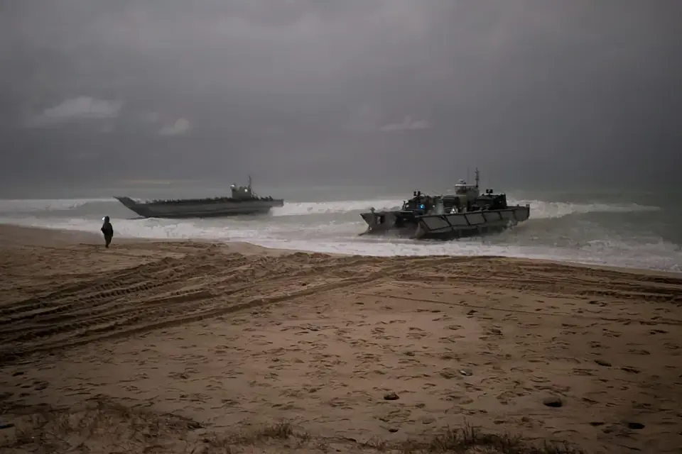 Drug traffickers steal three rigid-hulled inflatable boats from Navy during exercises in Barbate