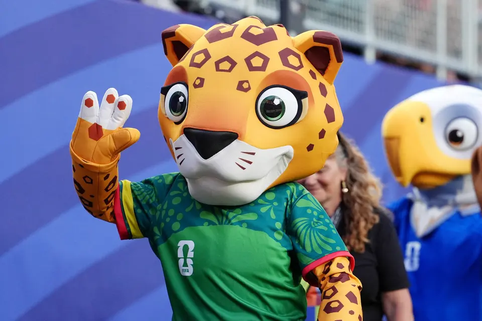 Peru: Police officers disguised as mascots arrested a drug trafficker